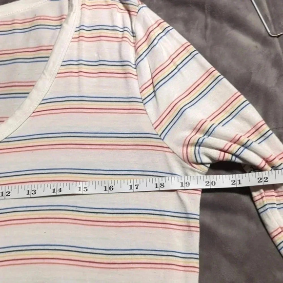 𝅺SO juniors FD favorite v-neck - Picture 6 of 7